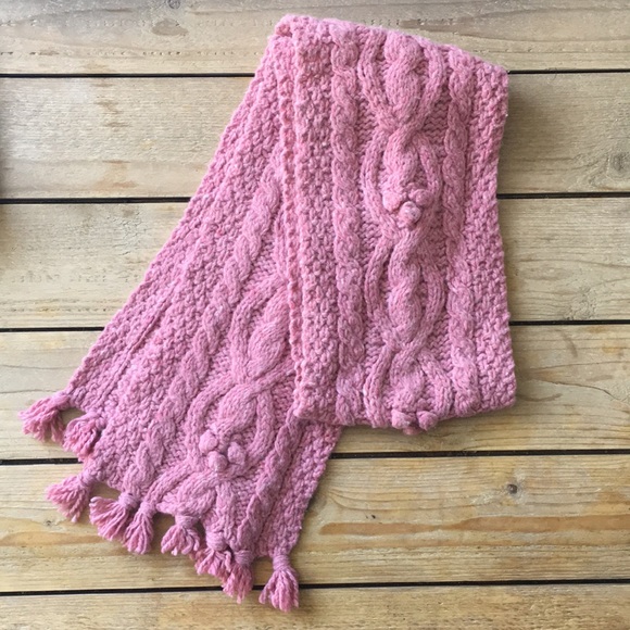 American Eagle Outfitters Accessories - American Eagle Knit Scarf